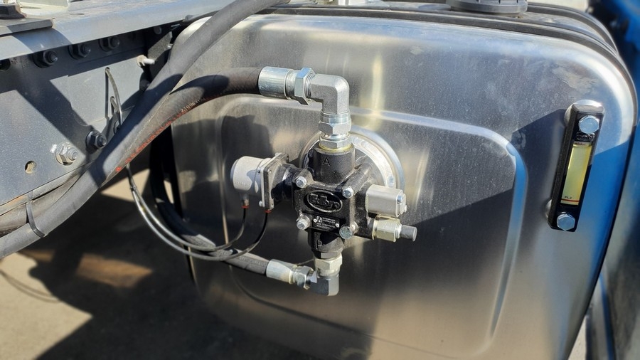 Combined hydraulics set